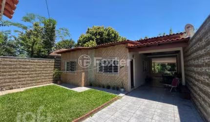 Casa com 2 quartos à venda na Rua Pero Vaz de Caminha, 459, Nossa Senhora das Graças, Canoas, 120 m2 por R$ 426.000