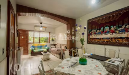 Casa com 3 quartos à venda na Avenida Andaraí, 614, Passo da Areia, Porto Alegre, 200 m2 por R$ 990.000