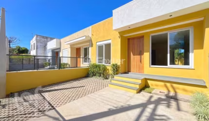 Casa com 3 quartos à venda na Rua Criciúma, 35, Guarujá, Porto Alegre, 60 m2 por R$ 425.000