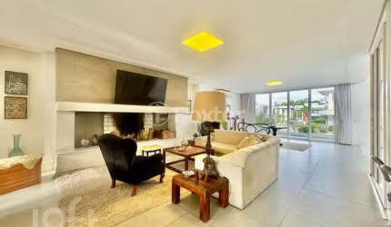 Casa em condomínio fechado com 4 quartos à venda na Avenida Santos Ferreira, 3125, Nossa Senhora das Graças, Canoas, 380 m2 por R$ 4.199.000