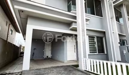 Casa com 3 quartos à venda na Rua Valmor Della Giustina, 64, Ingleses do Rio Vermelho, Florianópolis, 205 m2 por R$ 1.750.815