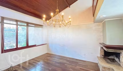 Casa com 3 quartos à venda na Travessa Nova Trento, 407, Tristeza, Porto Alegre, 240 m2 por R$ 850.000