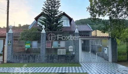 Casa com 3 quartos à venda na Avenida Celestino Bertolucci, 435, Aberta dos Morros, Porto Alegre, 242 m2 por R$ 650.000