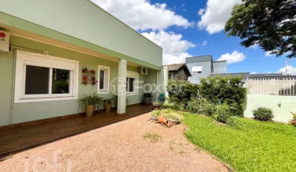 Casa com 3 quartos à venda na Rua Santa Cruz, 1382, Niterói, Canoas, 190 m2 por R$ 1.060.000