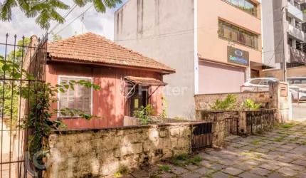 Casa com 3 quartos à venda na Rua Comendador Rheingantz, 61, Auxiliadora, Porto Alegre, 296 m2 por R$ 900.000