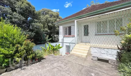 Casa com 3 quartos à venda na Rua Marechal Mesquita, 738, Teresópolis, Porto Alegre, 300 m2 por R$ 650.000