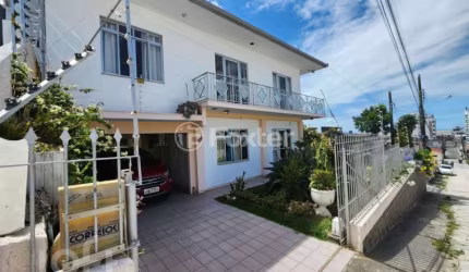 Casa com 5 quartos à venda na Servidão Passos Filho, 298, Barreiros, São José, 370 m2 por R$ 1.590.000