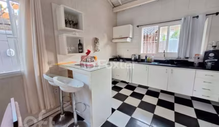 Casa com 2 quartos à venda na Rua Monteiro Lobato, 1199, Parque da Matriz, Cachoeirinha, 66 m2 por R$ 330.000