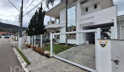 Casa com 3 quartos à venda na Rua da Saracura, 134, Pedra Branca, Palhoça, 235 m2 por R$ 2.200.000