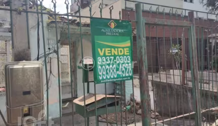 Casa com 2 quartos à venda na Avenida João Wallig, 811, Passo da Areia, Porto Alegre, 310 m2 por R$ 910.000