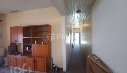 Casa com 3 quartos à venda na Rua Roque Calage, 379, Passo da Areia, Porto Alegre, 200 m2 por R$ 590.000