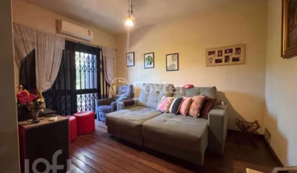 Casa com 3 quartos à venda na Rua Dário Totta, 499, Teresópolis, Porto Alegre, 180 m2 por R$ 990.000