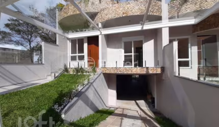 Casa com 3 quartos à venda na Rua Amélia Pinguella Bonatto, 95, São Luiz, Caxias do Sul, 195 m2 por R$ 750.000