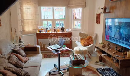 Casa em condomínio fechado com 3 quartos à venda na Rua Osório Mendes Ouriques, 332, Guarujá, Porto Alegre, 244 m2 por R$ 490.000