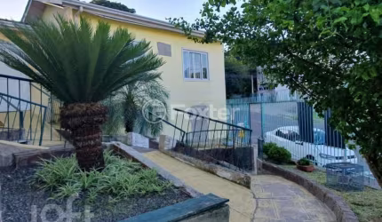 Casa com 2 quartos à venda na Rua Demétrio Ribeiro, 174, Guarani, Novo Hamburgo, 241 m2 por R$ 450.000