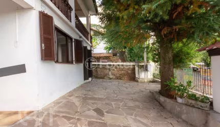 Casa com 5 quartos à venda na Rua Guajuvira, 104, Guarani, Novo Hamburgo, 226 m2 por R$ 490.000