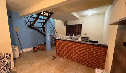 Casa com 3 quartos à venda na Rua Sol Nascente, 65, Lomba do Pinheiro, Porto Alegre, 173 m2 por R$ 290.000