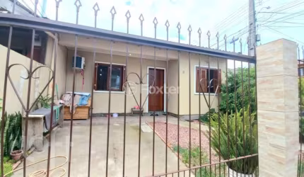 Casa com 2 quartos à venda na Rua Antônio Ribeiro Messias, 97, Hípica, Porto Alegre, 75 m2 por R$ 250.000