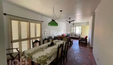 Casa com 3 quartos à venda na Avenida Rio São Gonçalo, 405, Santa Maria Goretti, Porto Alegre, 143 m2 por R$ 600.000