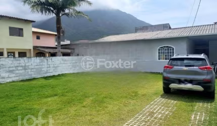 Casa com 3 quartos à venda na Rua Palmira Rosa e Silva, 43, Praia de Fora, Palhoça, 100 m2 por R$ 499.000