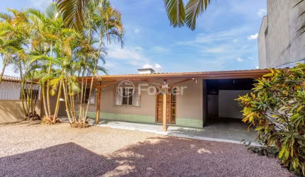 Casa com 2 quartos à venda na Rua Antônio Cezar Balejos Dauninheimer, 105, Mário Quintana, Porto Alegre, 150 m2 por R$ 229.000