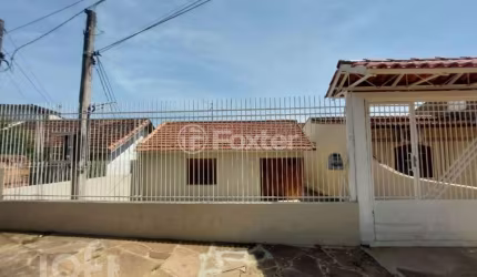 Casa com 2 quartos à venda na Rua Primeiro de Março, 135, Nossa Senhora das Graças, Canoas, 157 m2 por R$ 390.000