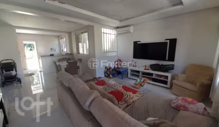 Casa com 3 quartos à venda na Rua Walbug Scheffel, 72, Hamburgo Velho, Novo Hamburgo, 158 m2 por R$ 500.000