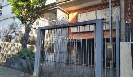 Casa com 3 quartos à venda na Avenida Pirapó, 125, Petrópolis, Porto Alegre, 450 m2 por R$ 2.400.000