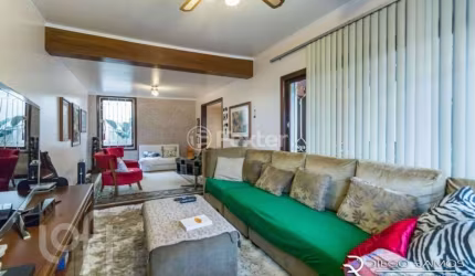 Casa com 3 quartos à venda na Avenida Lavras, 530, Petrópolis, Porto Alegre, 248 m2 por R$ 1.195.000