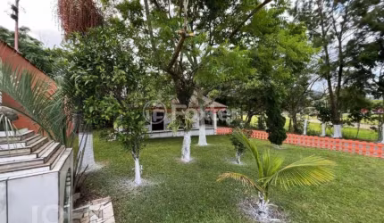 Casa com 3 quartos à venda na Rua Arnoldo Scharmanann, 364, Passagem de Maciambú (Ens Brito), Palhoça, 110 m2 por R$ 375.000