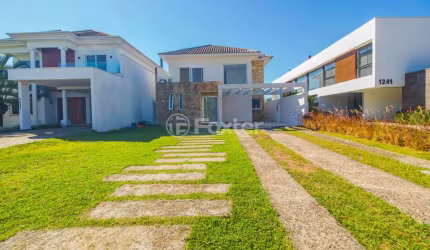 Casa em condomínio fechado com 5 quartos à venda na Avenida Juca Batista, 9000, Belém Novo, Porto Alegre, 1065 m2 por R$ 3.340.000
