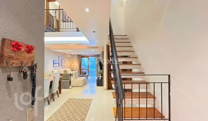 Casa com 3 quartos à venda na Rua Claudio da Silva Pinto, 402, Espírito Santo, Porto Alegre, 198 m2 por R$ 799.000