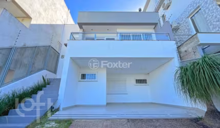 Casa com 2 quartos à venda na Rua Manoel Fernandes, 51, Guarujá, Porto Alegre, 150 m2 por R$ 515.000