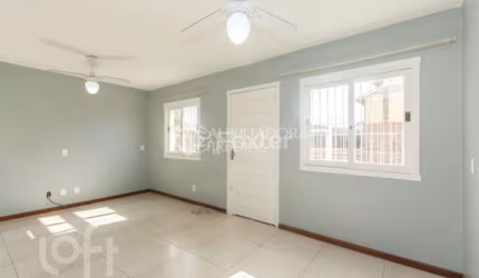Casa com 3 quartos à venda na Rua Professora Ziláh Totta, 615, Jardim Leopoldina, Porto Alegre, 137 m2 por R$ 450.000