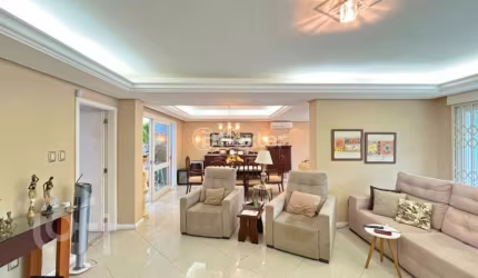 Casa com 3 quartos à venda na Avenida Copacabana, 140, Tristeza, Porto Alegre, 350 m2 por R$ 2.000.000