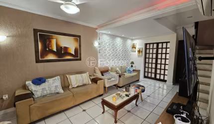 Casa com 4 quartos à venda na Rua Doutor Malheiros, 39, Santo Antônio, Porto Alegre, 167 m2 por R$ 890.000