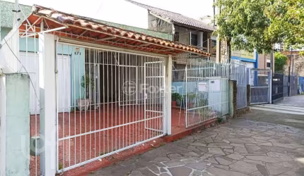 Casa com 3 quartos à venda na Rua Euclydes da Cunha, 478, Partenon, Porto Alegre, 176 m2 por R$ 900.000