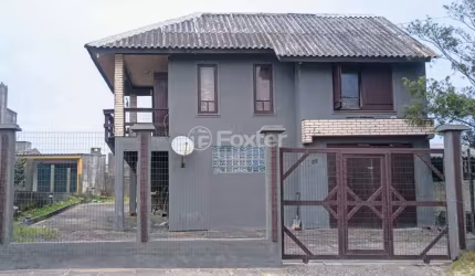 Casa com 3 quartos à venda na Travessa Sessenta e Três, 35, Centro, Balneário Pinhal, 137 m2 por R$ 239.000