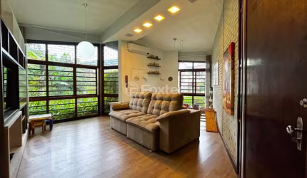 Casa com 3 quartos à venda na Rua Professor Walter de Bona Castelan, 256, Córrego Grande, Florianópolis, 232 m2 por R$ 2.400.000