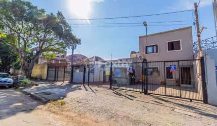 Casa com 5 quartos à venda na Avenida França, 1078/1084/, Navegantes, Porto Alegre, 228 m2 por R$ 1.150.000