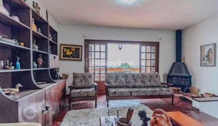 Casa com 3 quartos à venda na Rua General Jonathas Borges Fortes, 651, Glória, Porto Alegre, 300 m2 por R$ 630.000