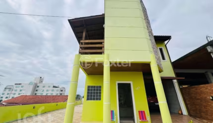 Casa com 3 quartos à venda na Rua Vergilino Domingos da Silva, 143, Serraria, São José, 175 m2 por R$ 950.000