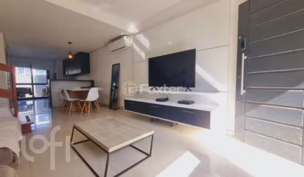 Casa com 2 quartos à venda na Rua Doutor Sérgio de Figueiredo, 84, Guarujá, Porto Alegre, 101 m2 por R$ 490.000
