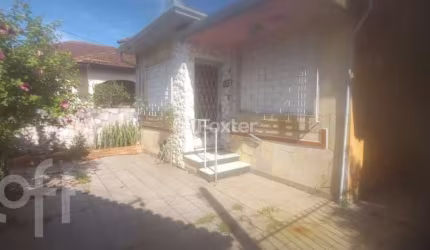 Casa com 3 quartos à venda na Rua Dom Luiz Guanella, 121, Vila Ipiranga, Porto Alegre, 170 m2 por R$ 450.000