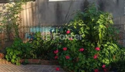 Casa com 2 quartos à venda na Avenida São Sebastião, 107, Nonoai, Porto Alegre, 240 m2 por R$ 470.000