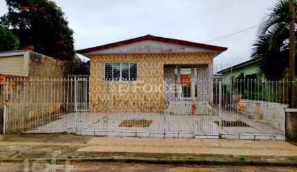 Casa com 2 quartos à venda na Rua Guaianá, 200, Vila Monte Carlo, Cachoeirinha, 107 m2 por R$ 330.000
