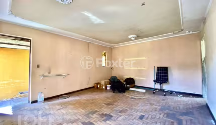 Casa com 5 quartos à venda na Rua Banco do Comércio, 33, Santa Tereza, Porto Alegre, 265 m2 por R$ 425.000