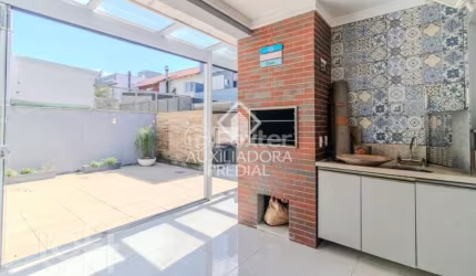 Casa com 3 quartos à venda na Rua Ivo Walter Kern, 320, Hípica, Porto Alegre, 133 m2 por R$ 740.000