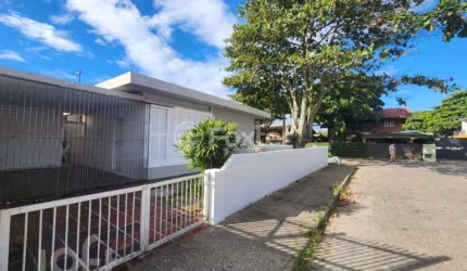 Casa com 3 quartos à venda na Rua Lúcia Helena Schramm, 117, Armação do Pântano do Sul, Florianópolis, 133 m2 por R$ 1.350.000