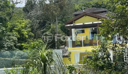 Casa com 3 quartos à venda na Alameda das Acácias, 210, Praia das Taquaras, Balneário Camboriú, 524 m2 por R$ 3.600.000